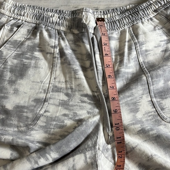 Athleta Farallon Printed Jogger Size 16. NWT - Picture 9 of 10